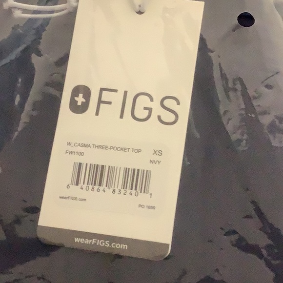 NWT FIGS XS w-casma three pocket top burgundy or black - Picture 4 of 7